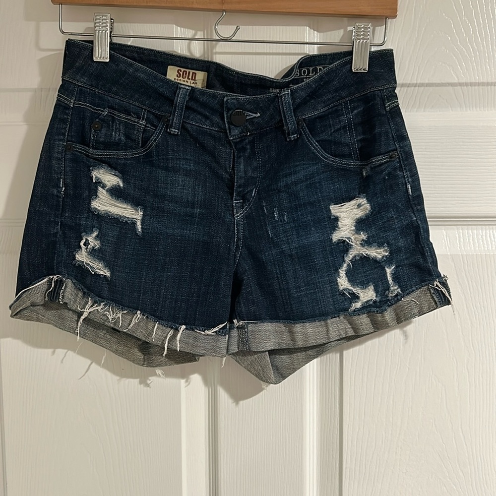 Solo design Lab distressed Jean shorts women’s size 26
